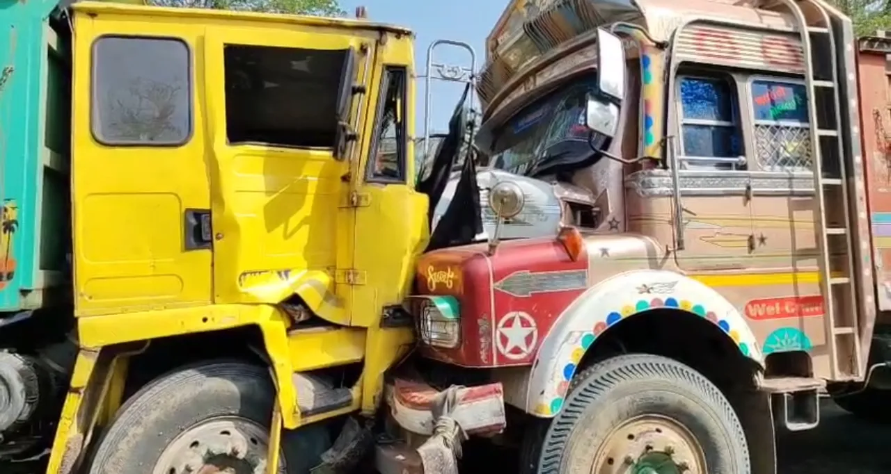 ભરૂચ: વાલિયાના વટારીયા નજીક ખાદ્યતેલ ભેરલું ટેન્કર પલટી ગયું, લોકોએ તેલની ચલાવી લૂંટ